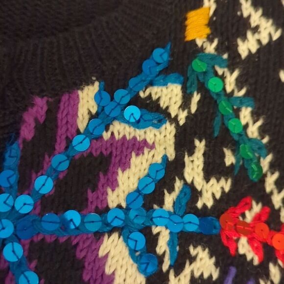 Vintage 90s Debra lubell black knit sweater with sequin snowflakes - Picture 5 of 7